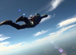 Skok ze spadochronem - co warto wiedzieć?