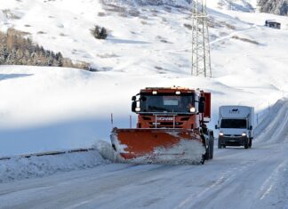Jak działa piaskarka ciśnieniowa?