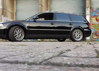 Ile pali Passat 1.6 gaz?