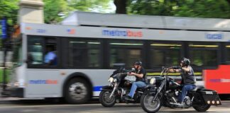 Jak pozdrawiają się motocykliści?