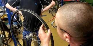 Jak zmierzyć otwór centrujący felgi aluminiowej?
