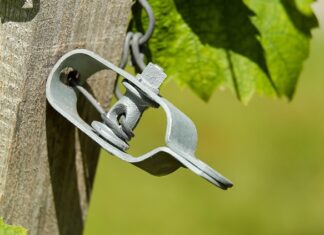 Jak odblokować napinacz pasów?