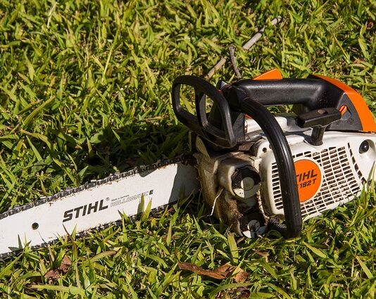 Co jest lepsze stihl czy Husqvarna?