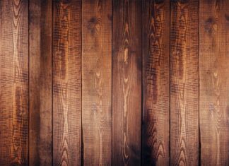 Jak równo ciąć drewno?