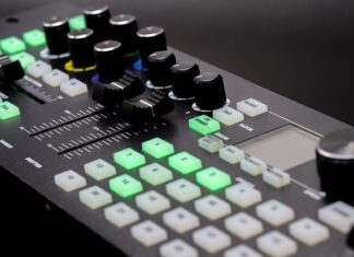 Jaki sterownik DMX dla DJ? Jaki sterownik DMX dla DJ?