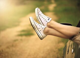 Czy samochód odpala się na luzie?