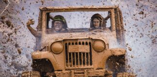 Jak usunąć ślady po piance montażowej?