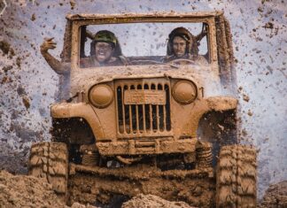 Jak usunąć ślady po piance montażowej?